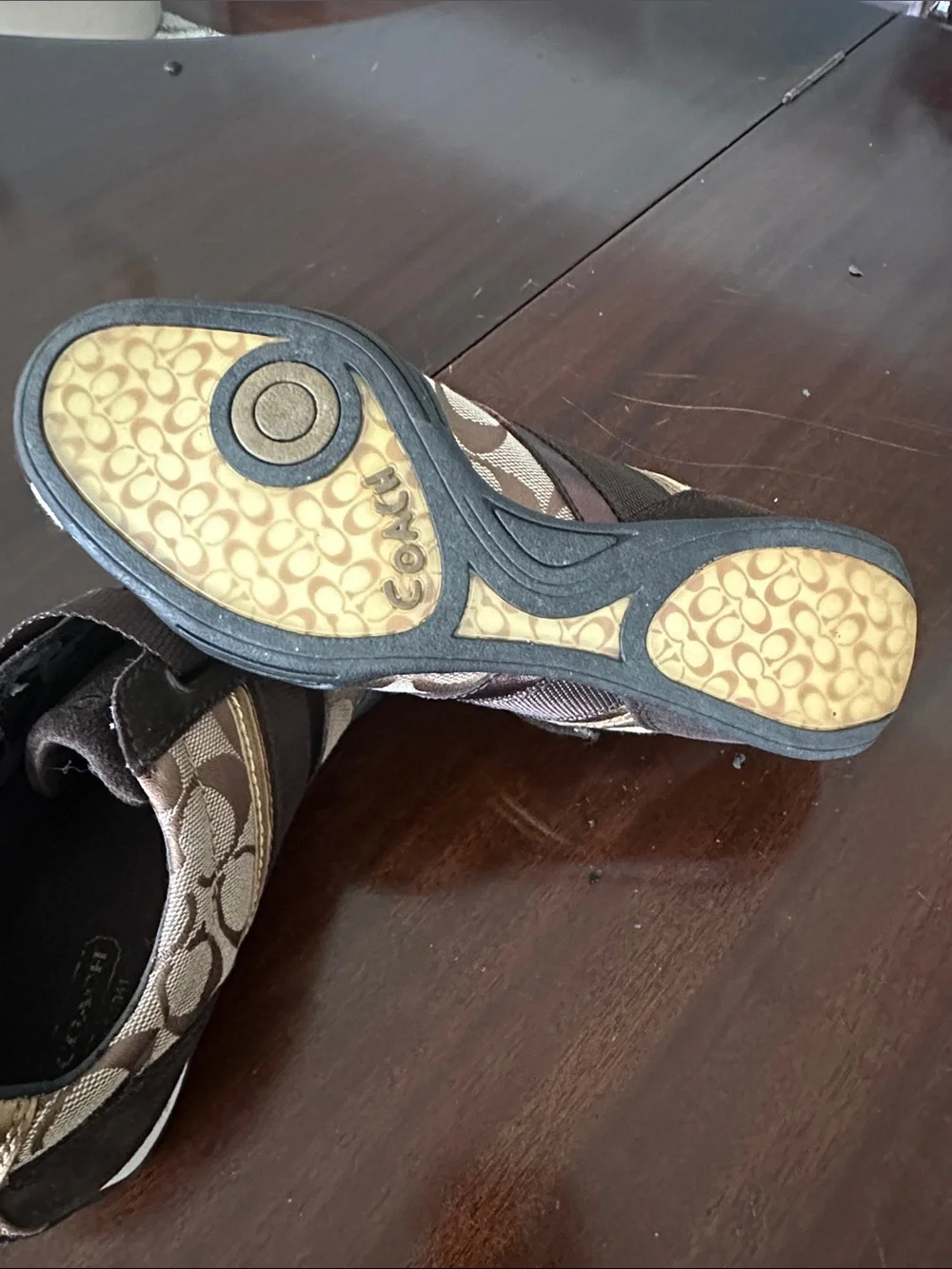 Coach comfortable women’s